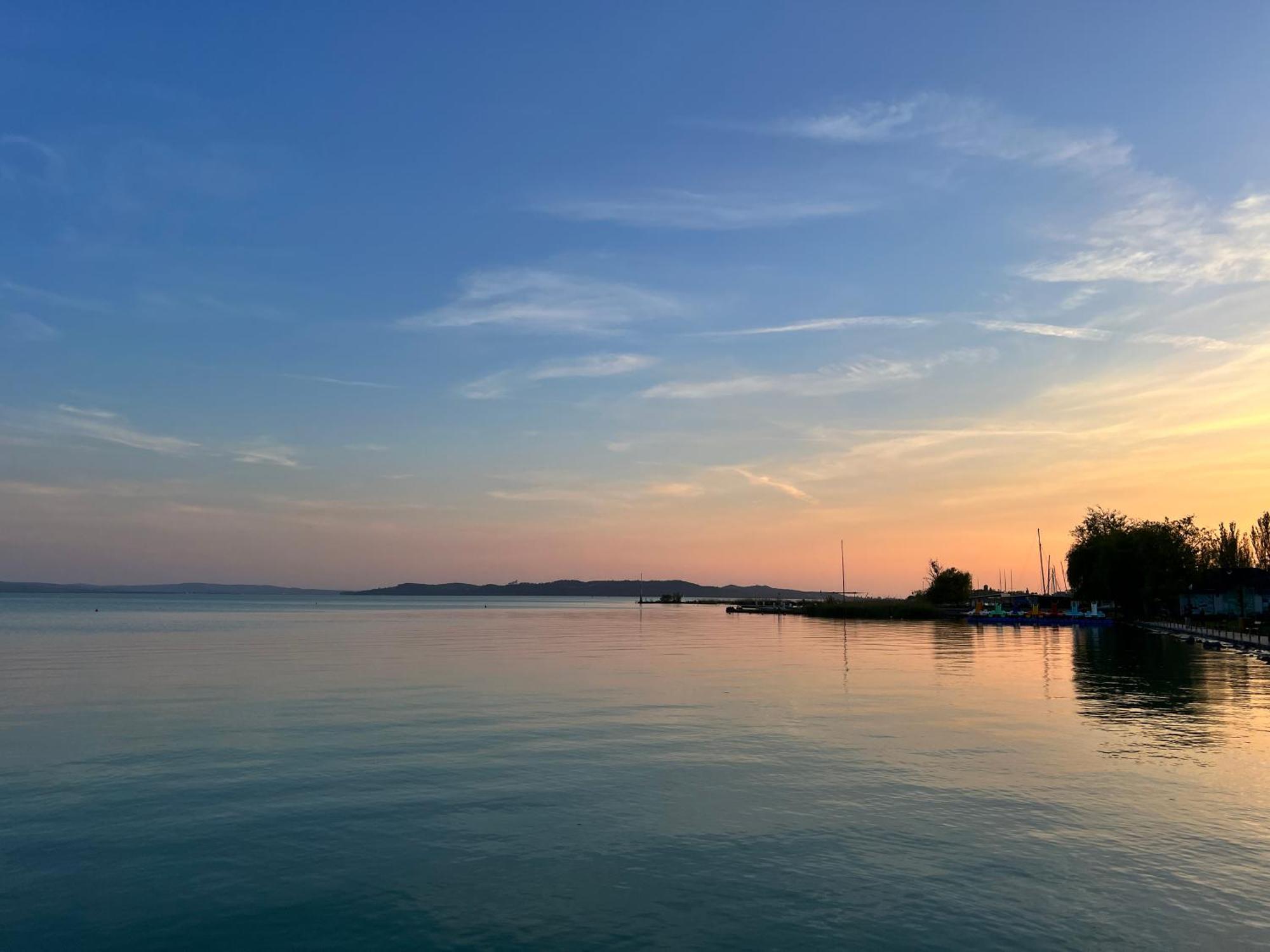 Neon Apartman Csopak Balaton 外观 照片