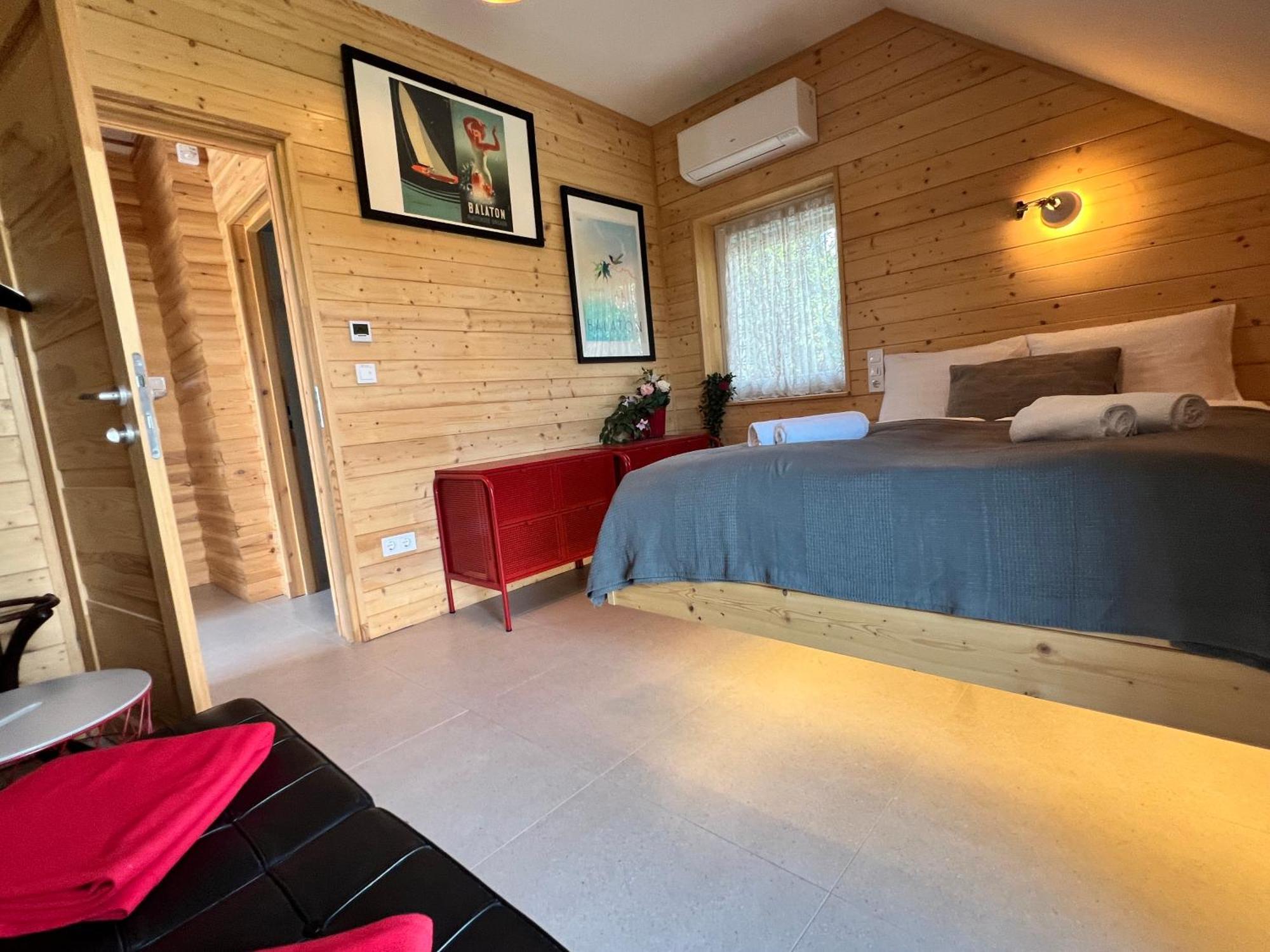 Neon Apartman Csopak Balaton 外观 照片