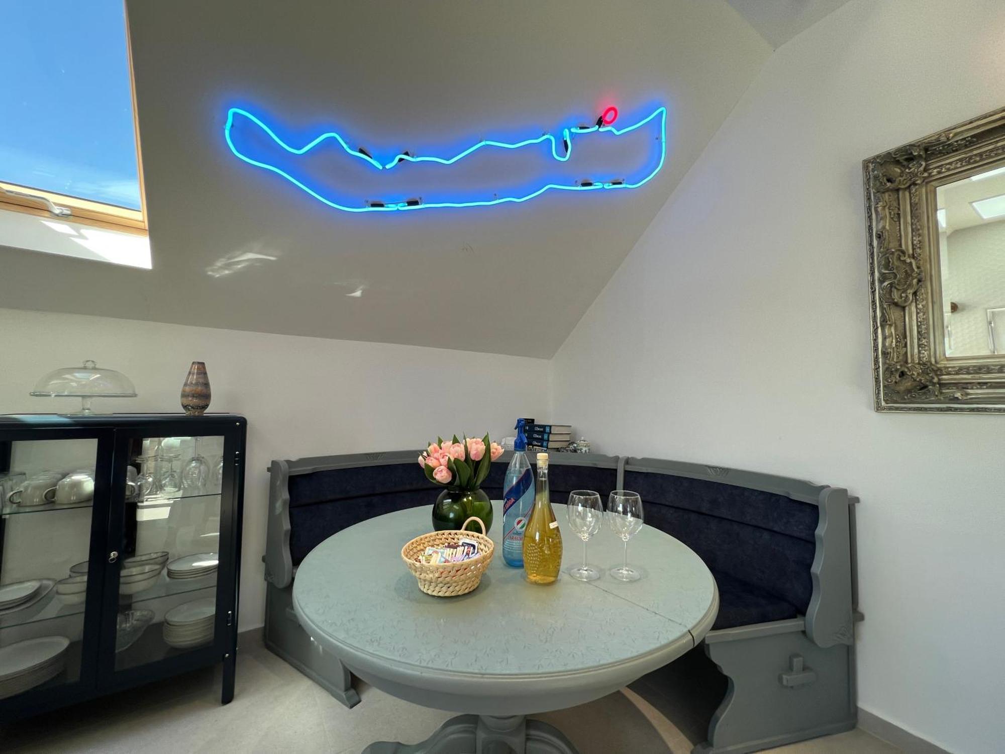 Neon Apartman Csopak Balaton 外观 照片